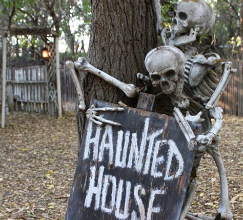 Austin couple shares their list of local Halloween haunts